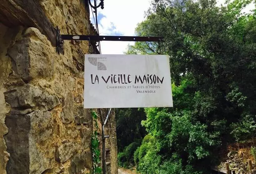 Aamiaismajoitus (B&B) La Vieille Maison Chambre Et Halte Gourmande