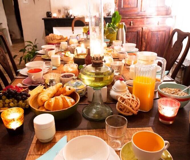 Bed and Breakfast La Vieille Maison Chambre Et Halte Gourmande