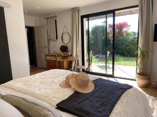 مبيت وإفطار Le Clos De La Chèvre Sud