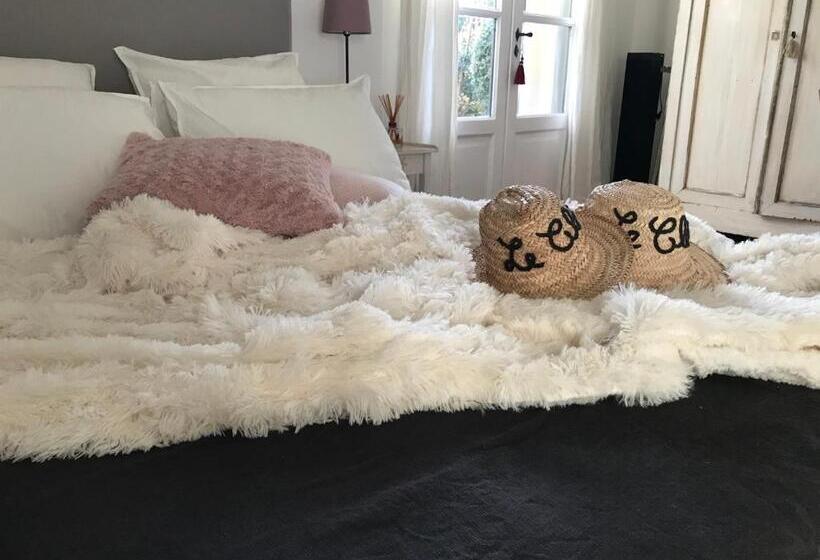 مبيت وإفطار Le Clos De La Chèvre Sud