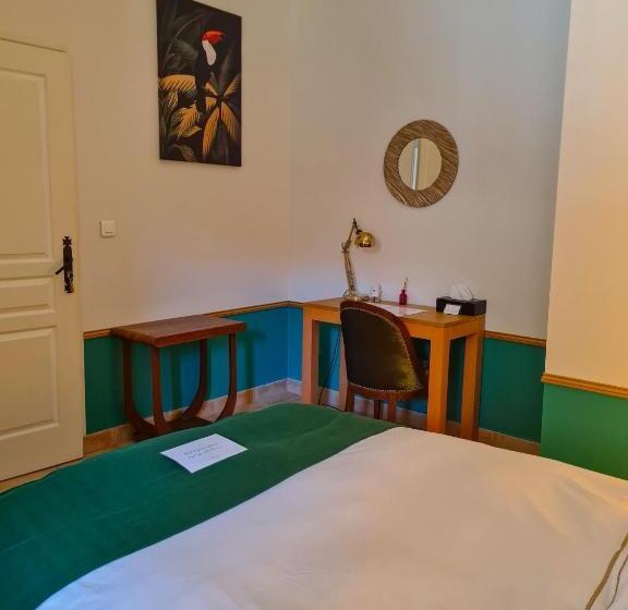 تختخواب و صبحانه Lyon Faubourg   Saint Priest