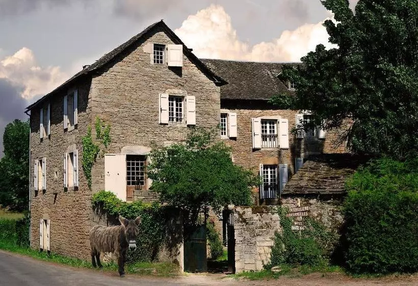 Aamiaismajoitus (B&B) Maison D'hôtes La Singulière