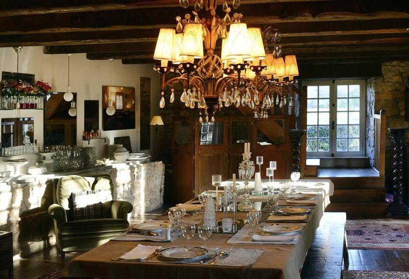 ベッドアンドブレックファースト Maison D'hôtes La Singulière