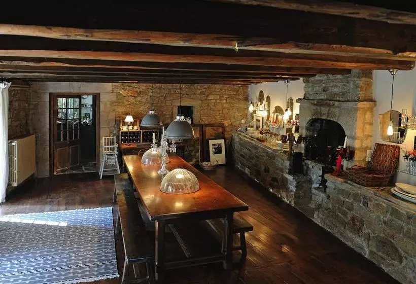 Aamiaismajoitus (B&B) Maison D'hôtes La Singulière