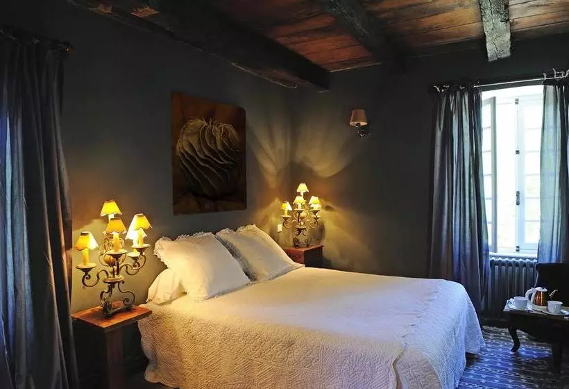 Aamiaismajoitus (B&B) Maison D'hôtes La Singulière