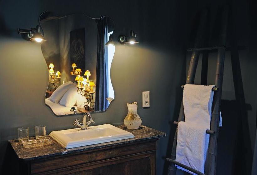 ベッドアンドブレックファースト Maison D'hôtes La Singulière