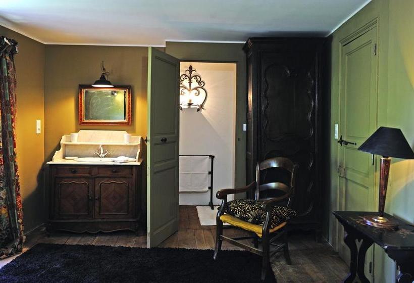 ベッドアンドブレックファースト Maison D'hôtes La Singulière