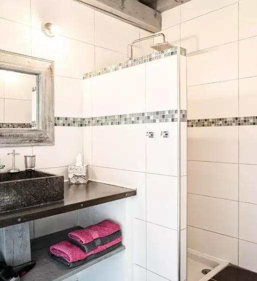 Aamiaismajoitus (B&B) Mas De Bouvet En Camargue