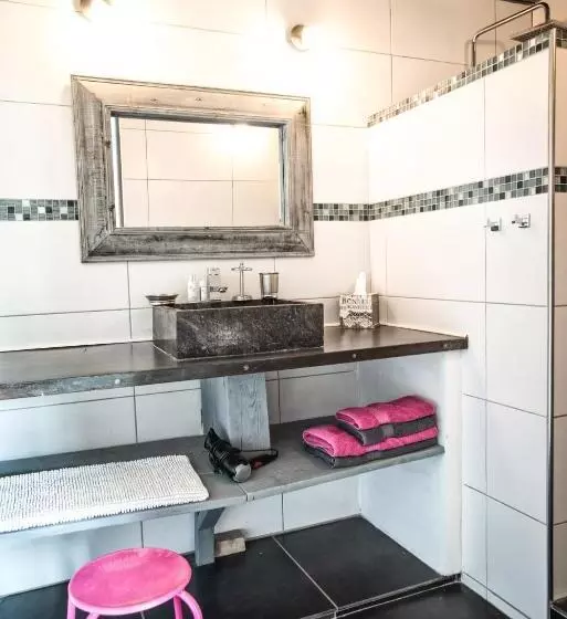 Aamiaismajoitus (B&B) Mas De Bouvet En Camargue