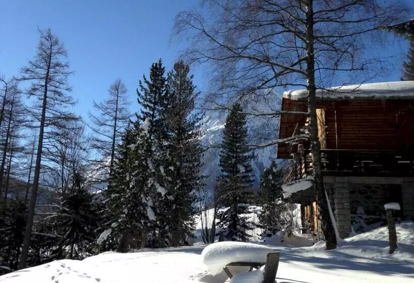 تختخواب و صبحانه The Guest House