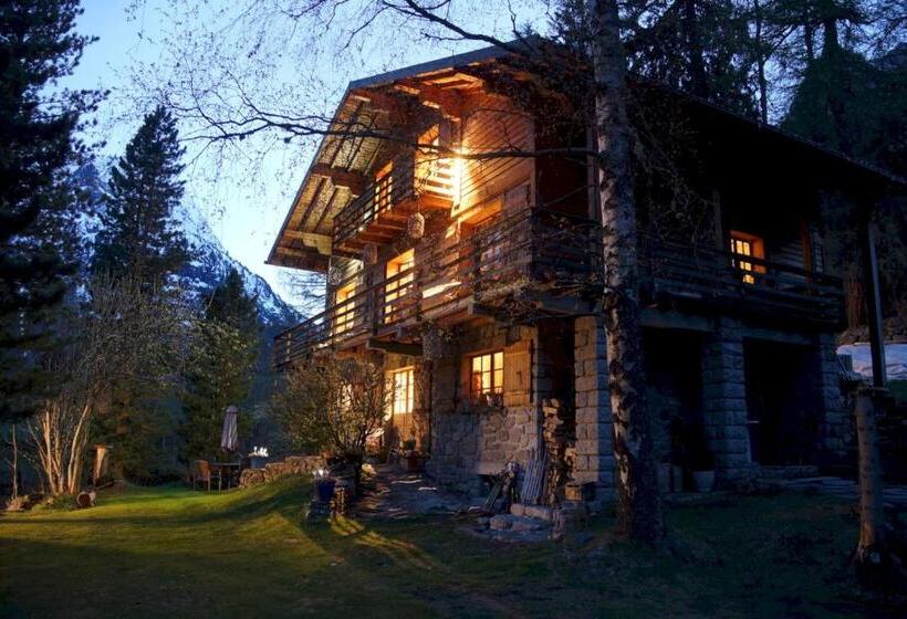 تختخواب و صبحانه The Guest House