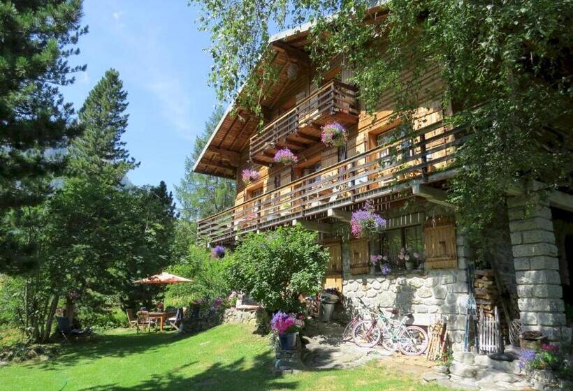 تختخواب و صبحانه The Guest House