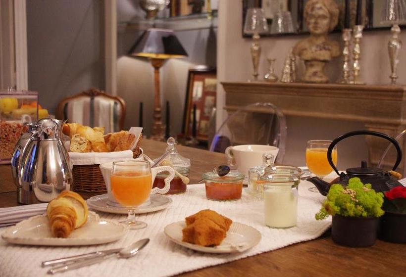 تختخواب و صبحانه Vue Sur Cour