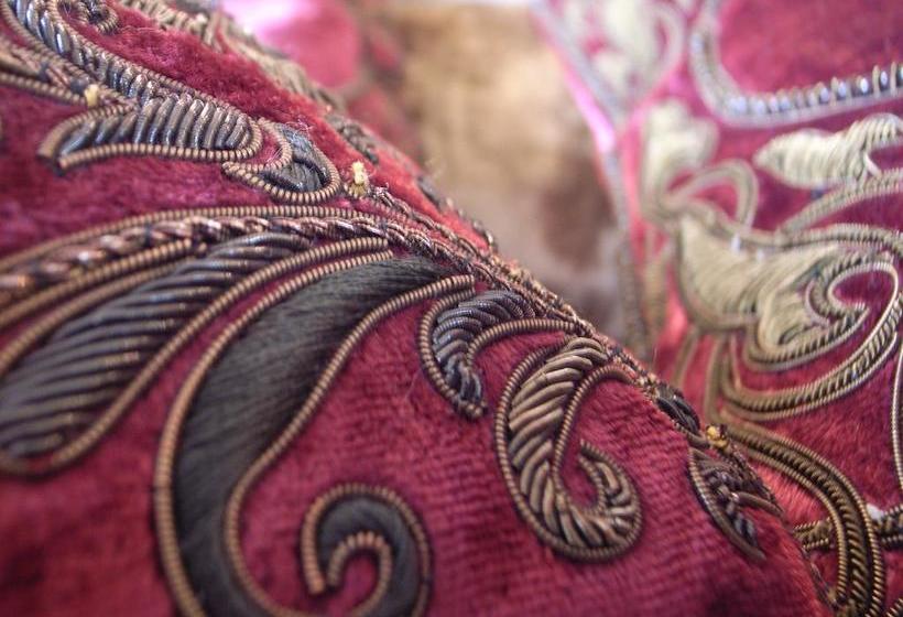 تختخواب و صبحانه Vue Sur Cour