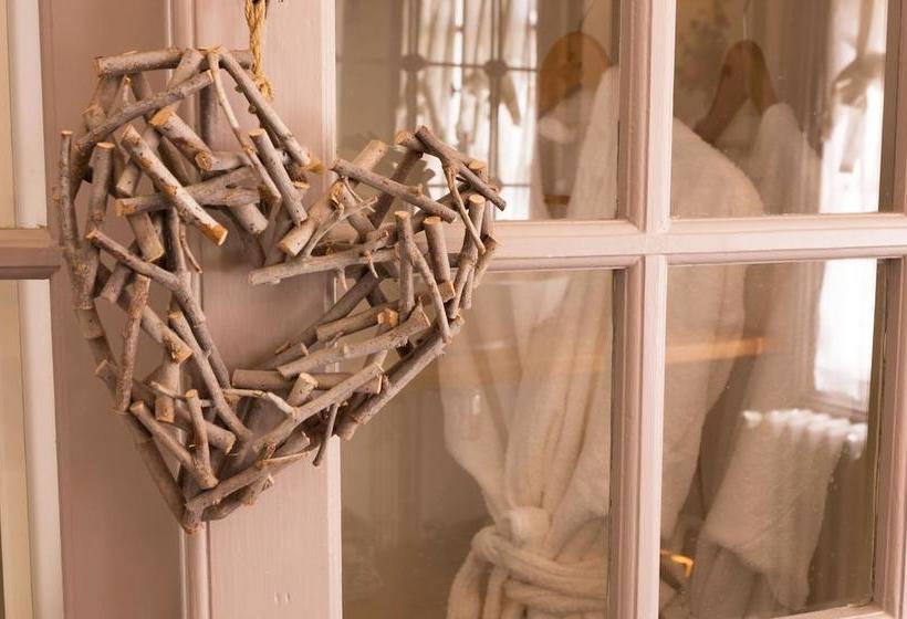 تختخواب و صبحانه Vue Sur Cour