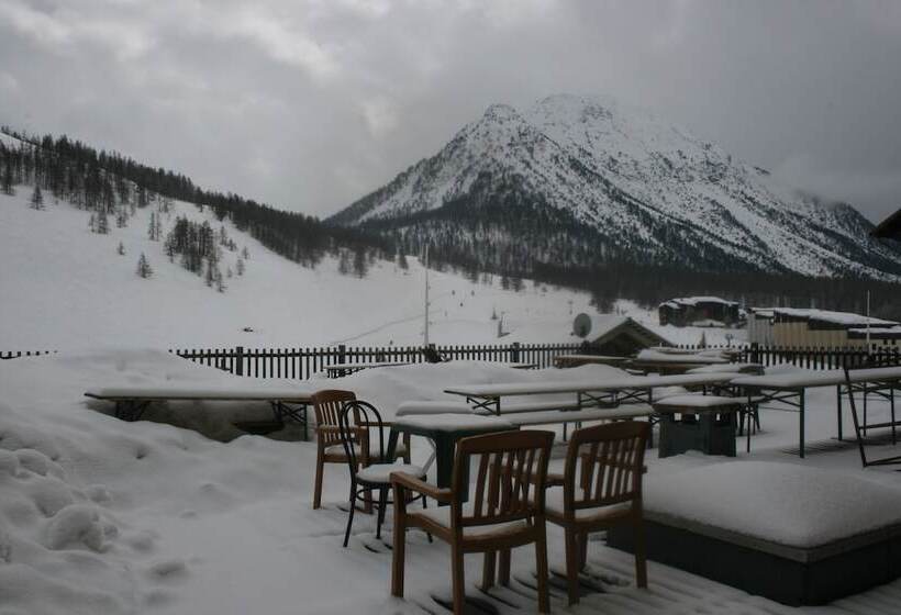 هتل Chalet Hôtel La Rafale