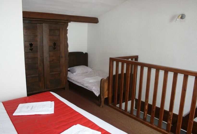 هتل Chalet Hôtel La Rafale