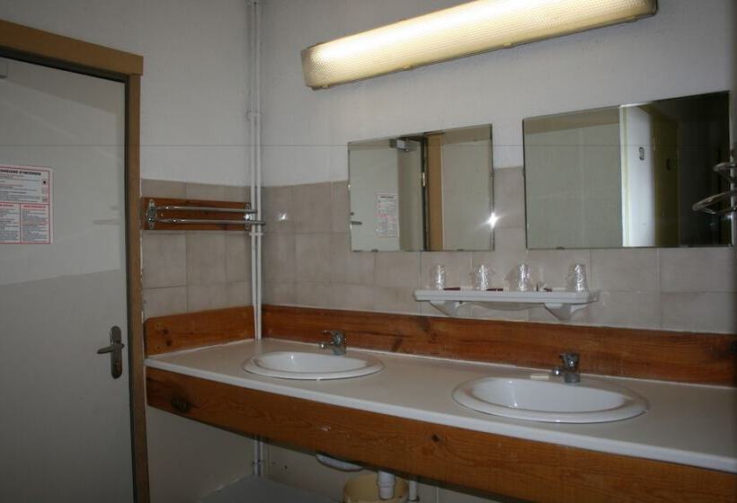 هتل Chalet Hôtel La Rafale