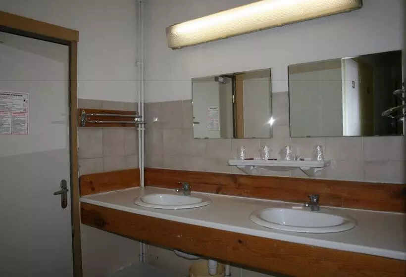 هتل Chalet Hôtel La Rafale