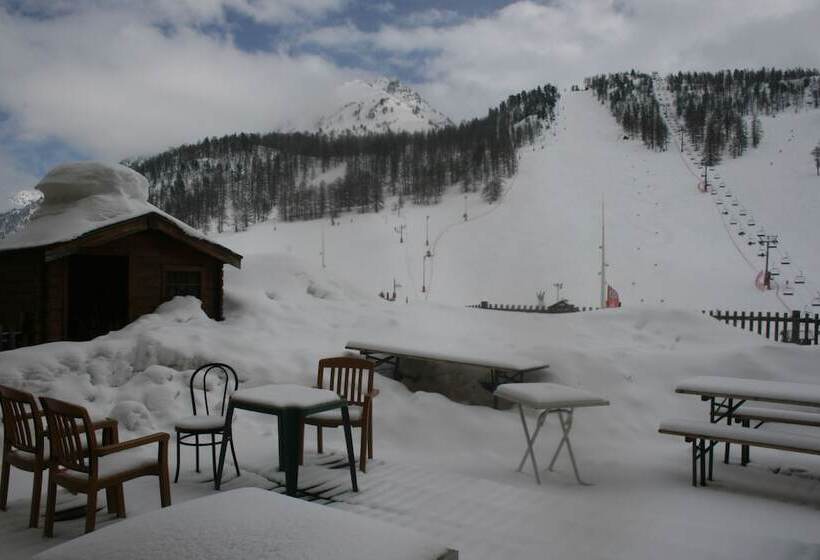 هتل Chalet Hôtel La Rafale