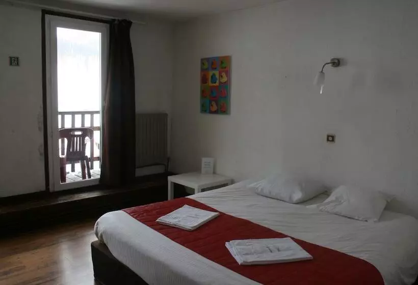 هتل Chalet Hôtel La Rafale
