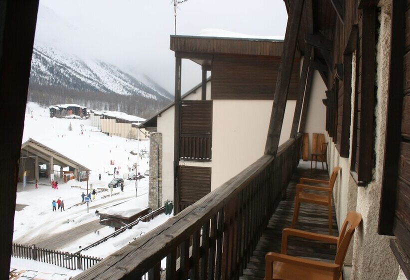 هتل Chalet Hôtel La Rafale