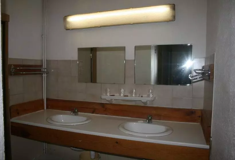 هتل Chalet Hôtel La Rafale