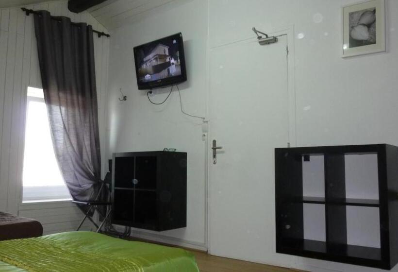 בית מלון כפרי De L'avenue