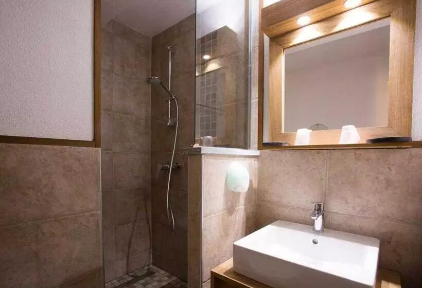 Hotelli Hôtel L Echaillon