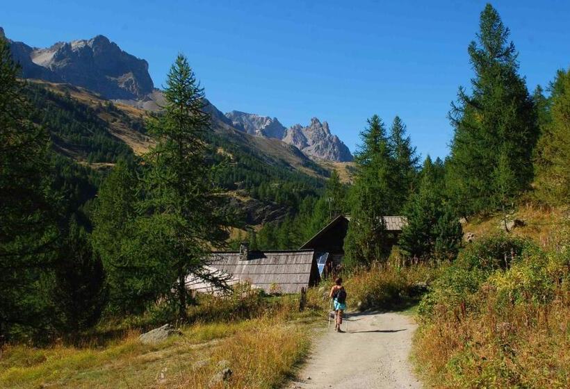 هتل Hôtel L Echaillon