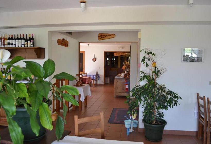 Отель Hôtel Le Grand Fond