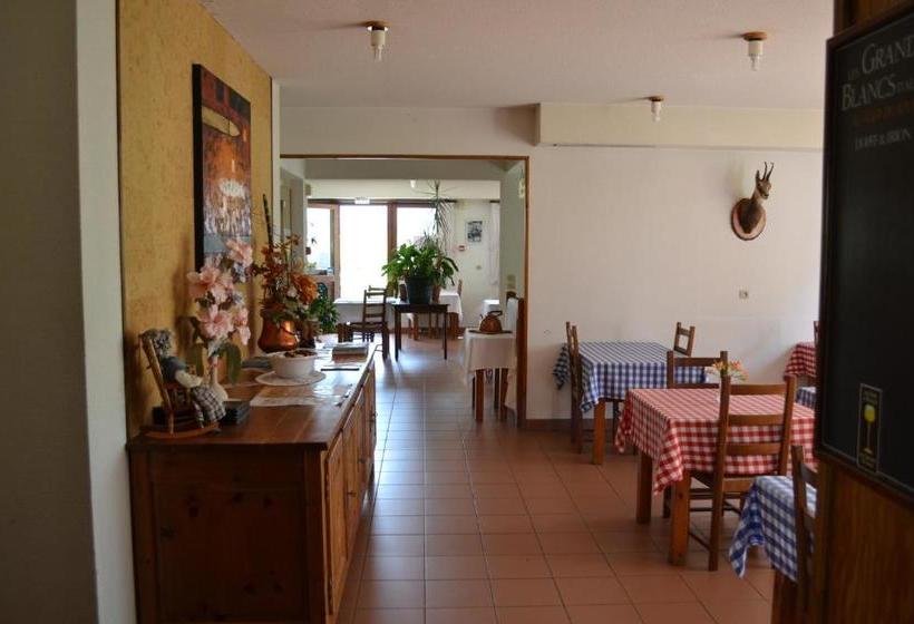 Отель Hôtel Le Grand Fond
