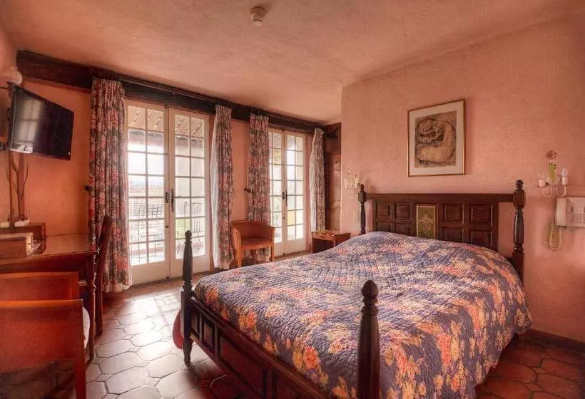 Hotelli Hôtel Les Arcades