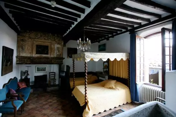 Hotelli Hôtel Les Arcades