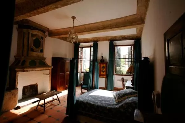 Hotelli Hôtel Les Arcades