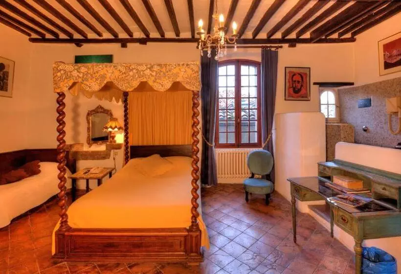 Hotelli Hôtel Les Arcades