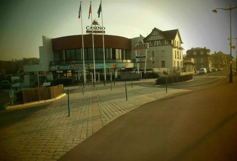 هتل Le Cottage