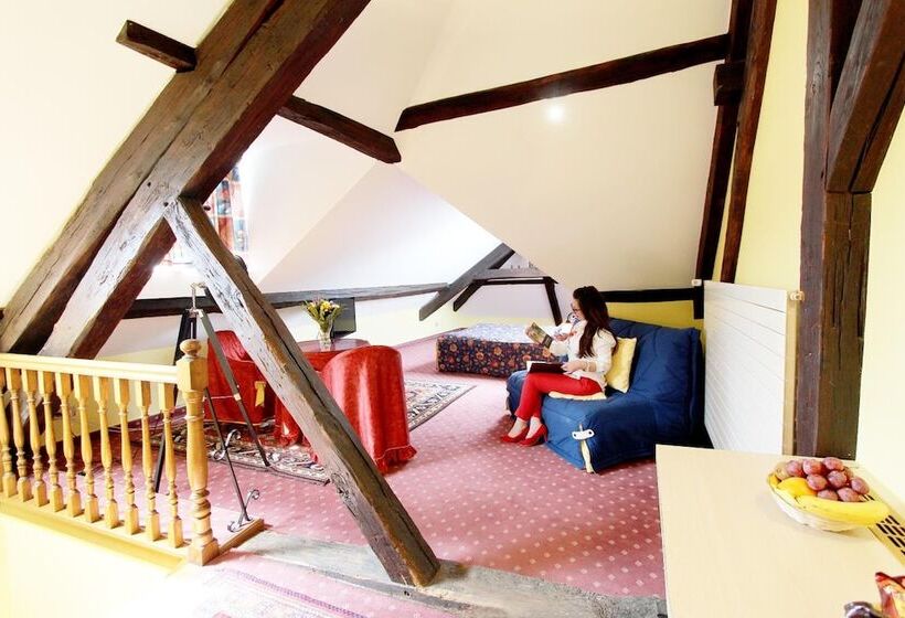 Отель Les Reflets Jaunes