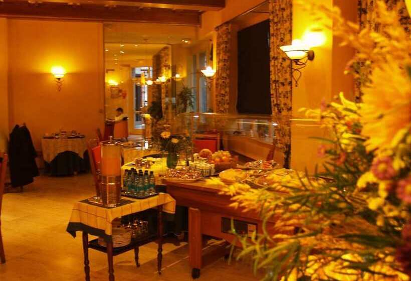 Отель Les Reflets Jaunes