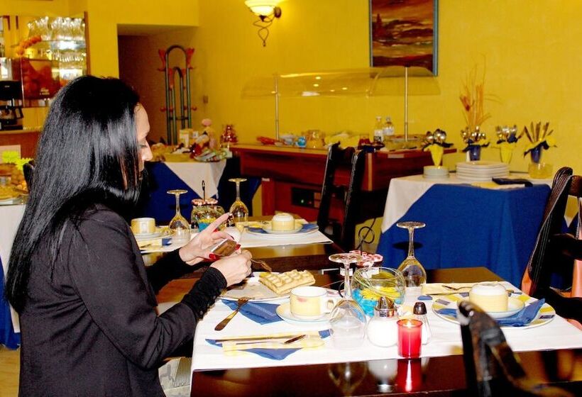 Отель Les Reflets Jaunes