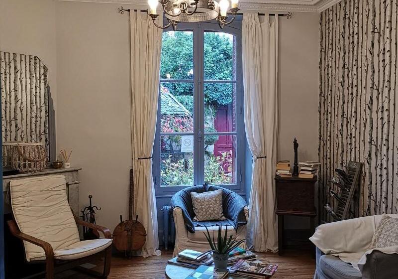 Logis Hotel La Tourelle Du Beffroi