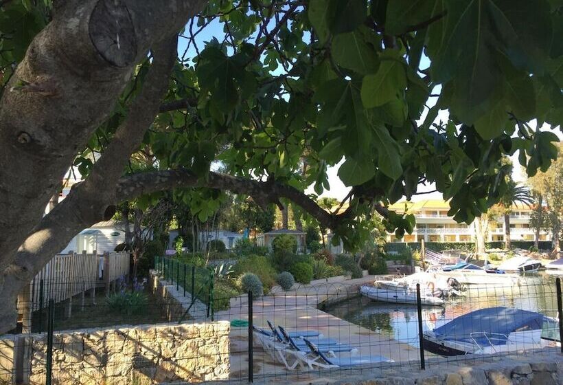 استراحتگاه Camping Les Cigales