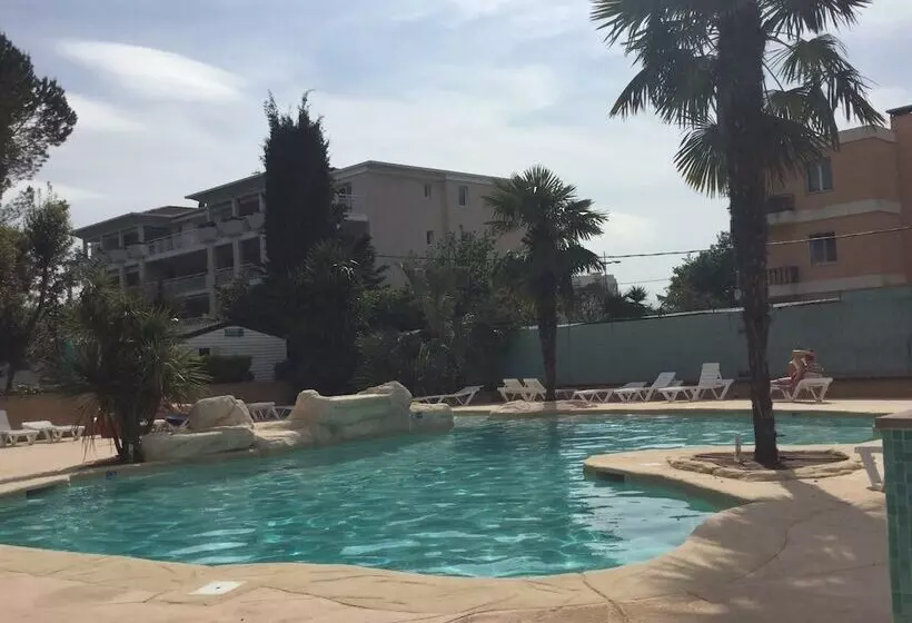 استراحتگاه Camping Les Cigales