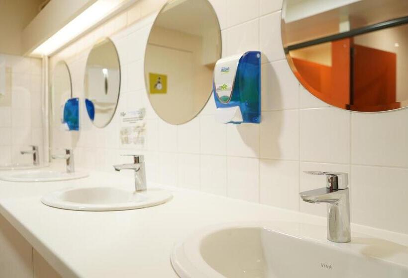 הוסטל The People Lille