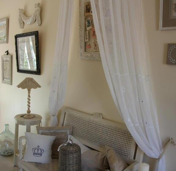 تختخواب و صبحانه Ferme De La Canardière