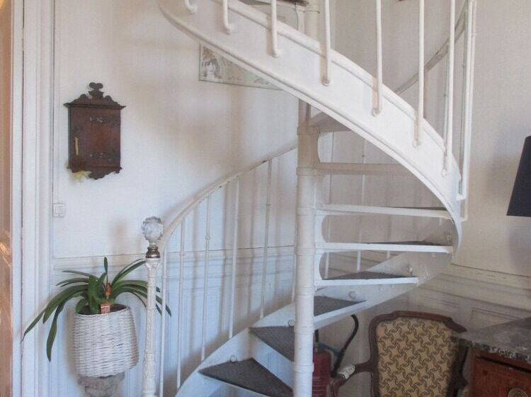 مبيت وإفطار Le Domaine Du Chapitre