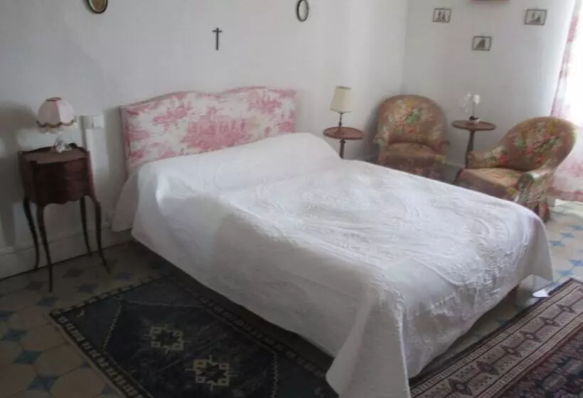 تختخواب و صبحانه Le Domaine Du Chapitre