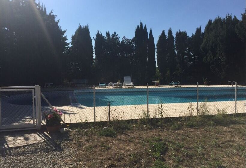 مبيت وإفطار Le Domaine Du Chapitre