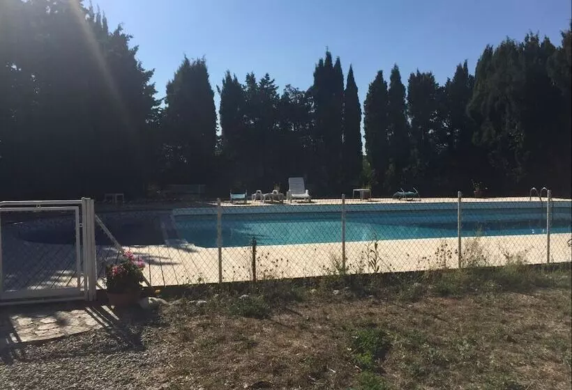 تختخواب و صبحانه Le Domaine Du Chapitre