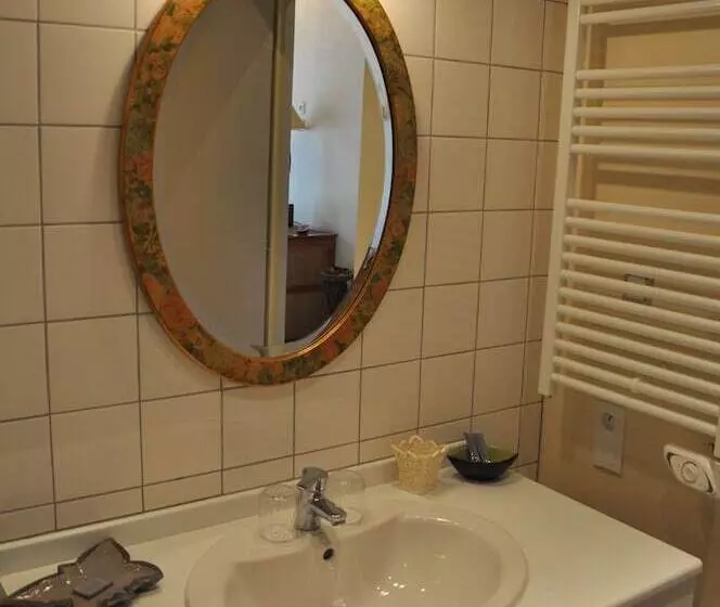 تختخواب و صبحانه Les Pierres D Aurèle Chambres D Hôtes